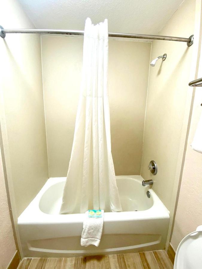 Fern Park Regency Inn المظهر الخارجي الصورة
