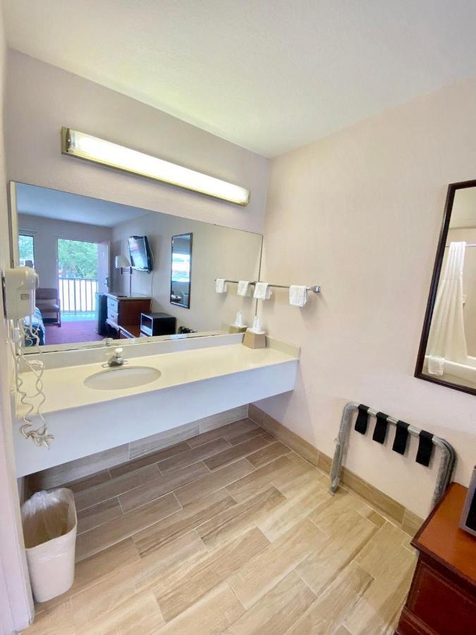 Fern Park Regency Inn المظهر الخارجي الصورة